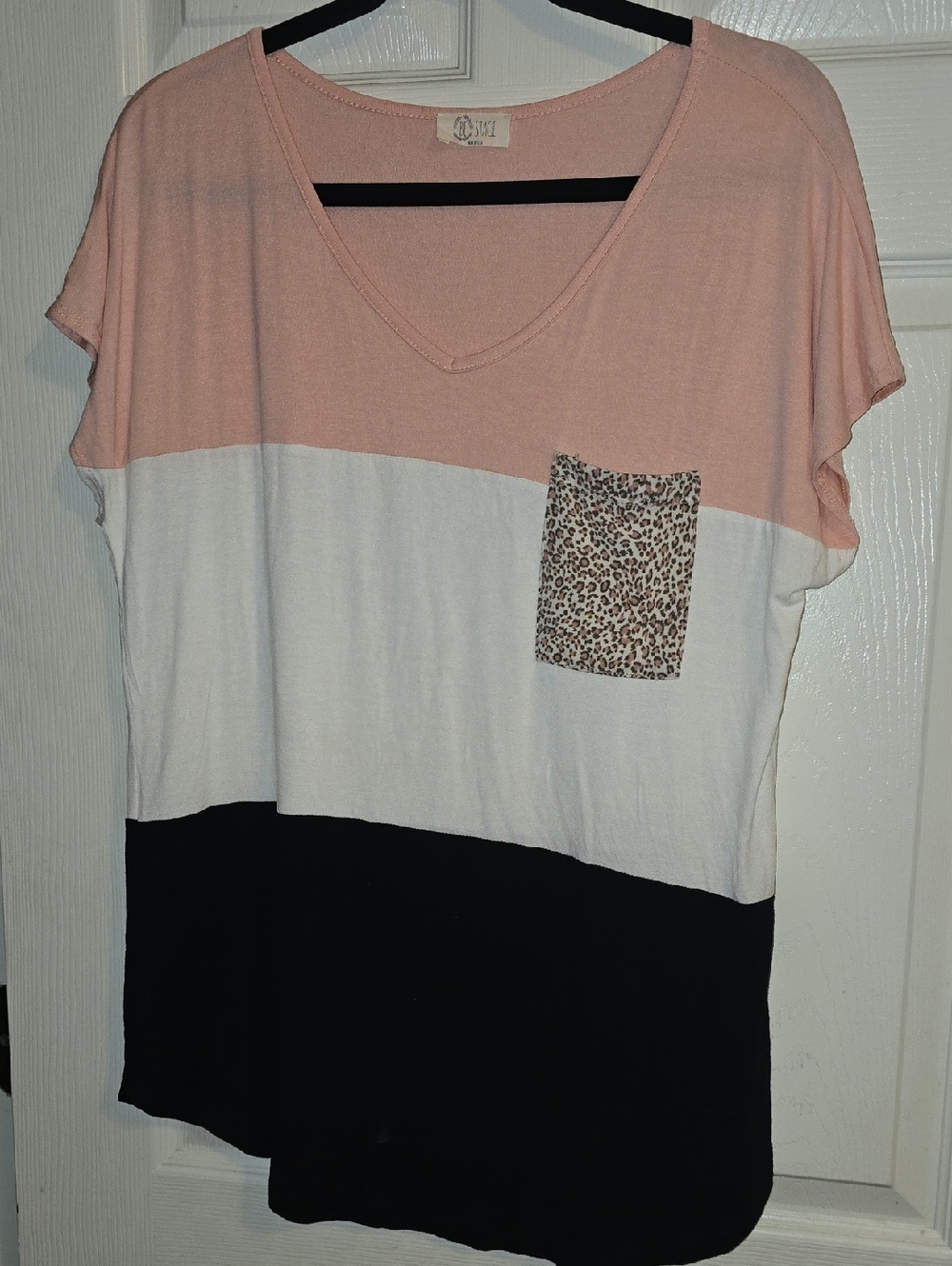 V-Neck Colorblock Pocket Tee in Blush, White & Black